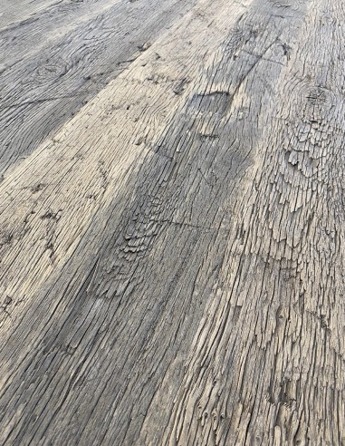 Table en bois massif en chêne ancien avec pieds en acier L.180 x P.100