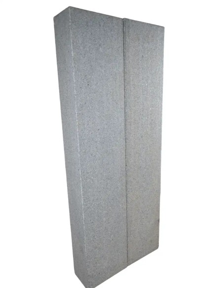 Palissade en Granit Gris Foncé Flammée angles chanfreinés 150x20x12 cm